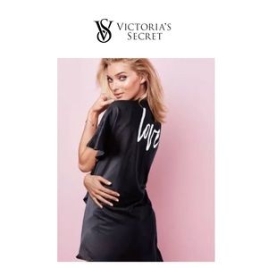 NEW!! Victoria's Secret Sexy LOVE Robe (NWT)